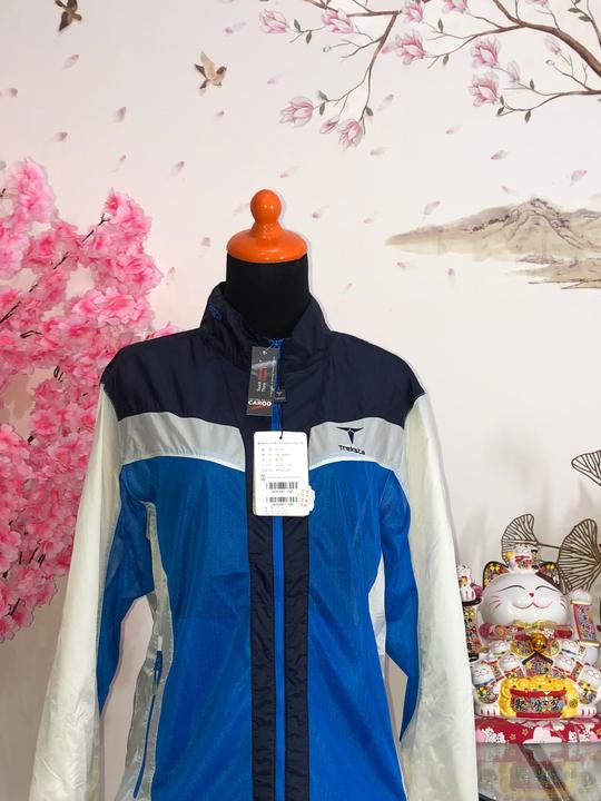 Jaket windbreaker Treksta — baju thrift preloved